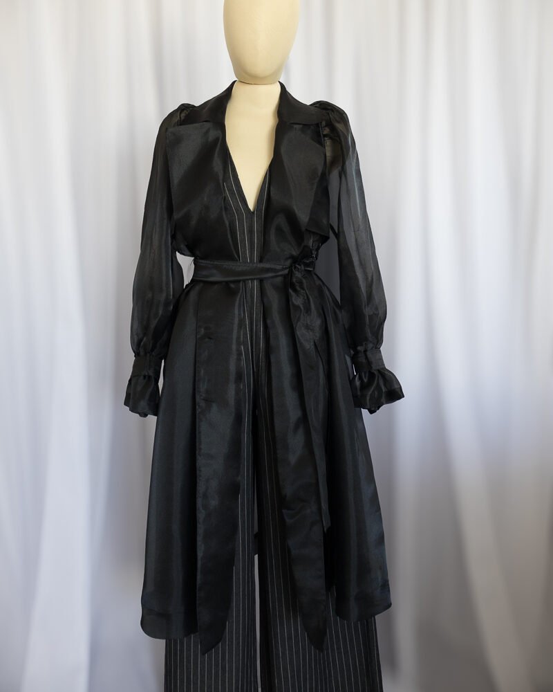 Gabardina Negra Traslúcida