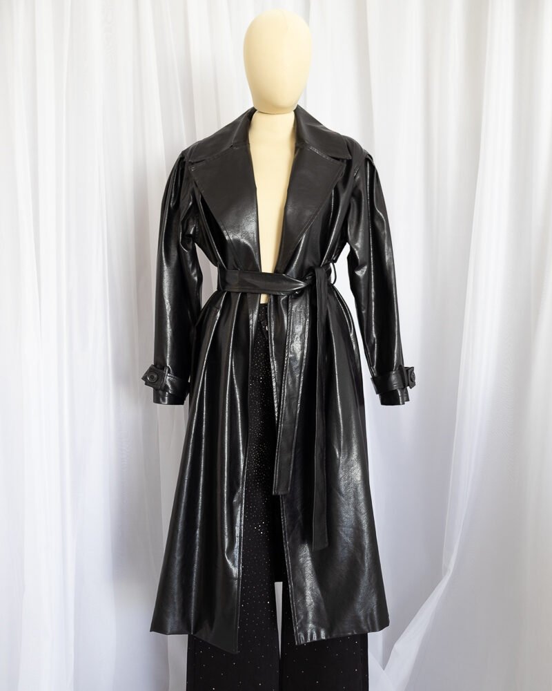 Trench negro efecto piel
